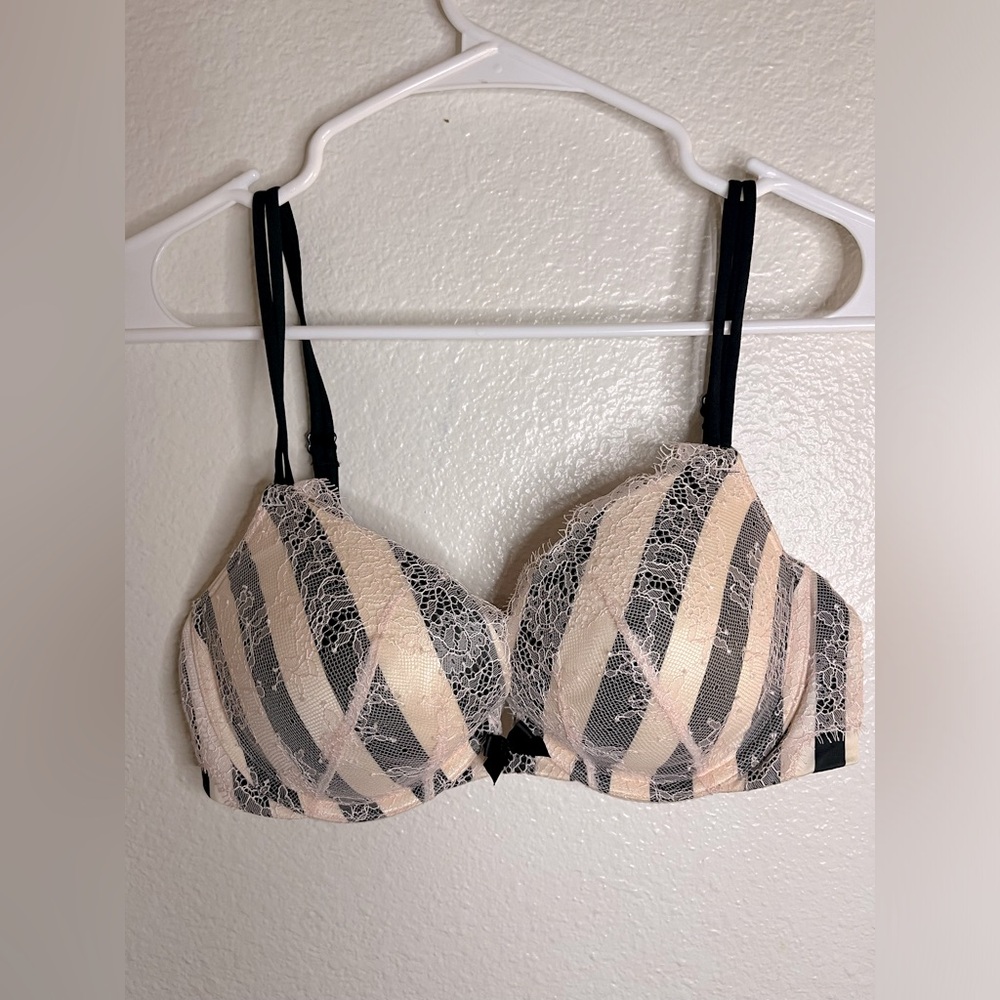 Victoria’s Secret Very Sexy Push-up Bra